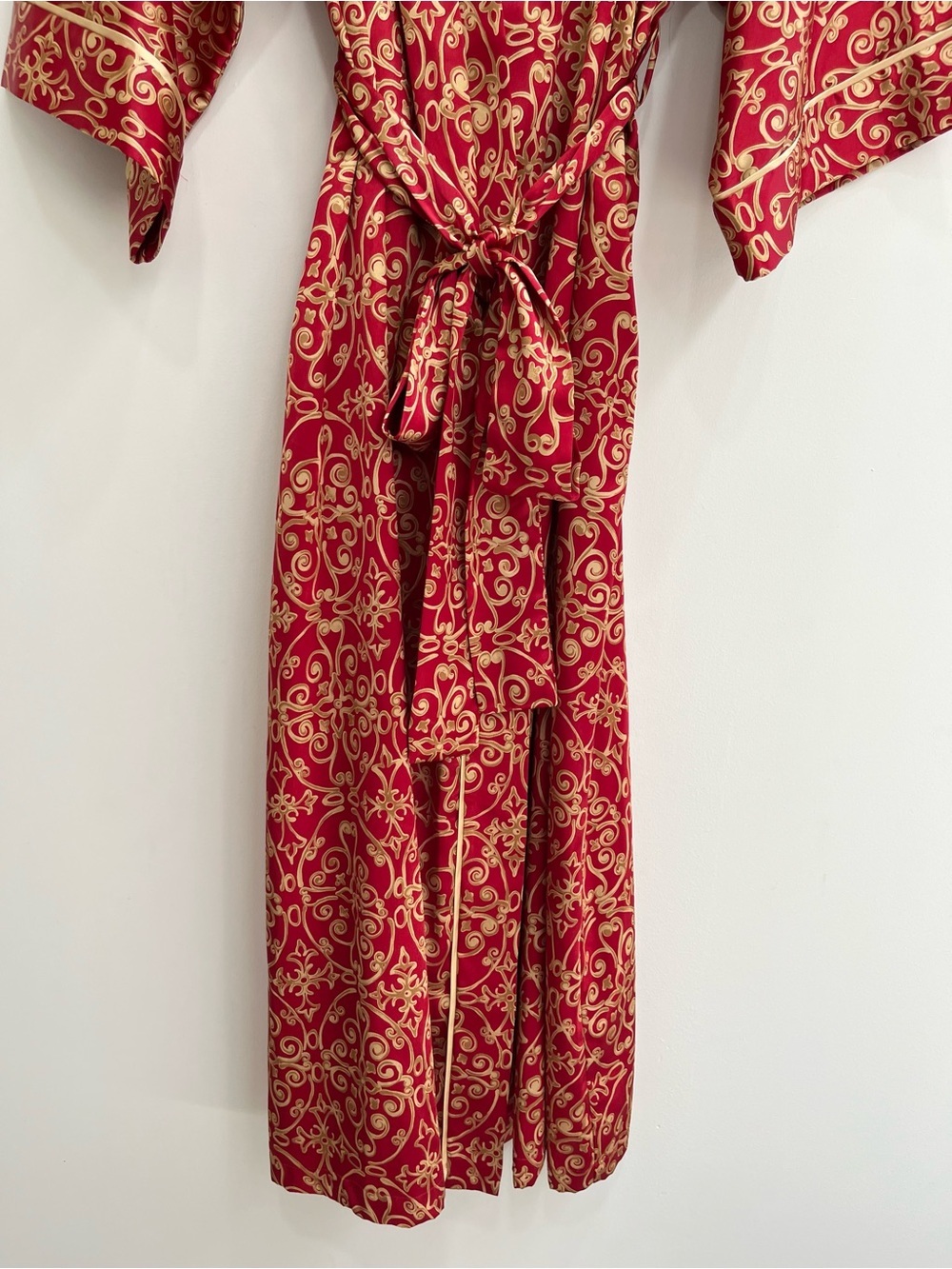 Natori Classics Vintage 90’s Y2K Red and Gold Satin Robe Saks Fifth Avenue 1X - Picture 3 of 12
